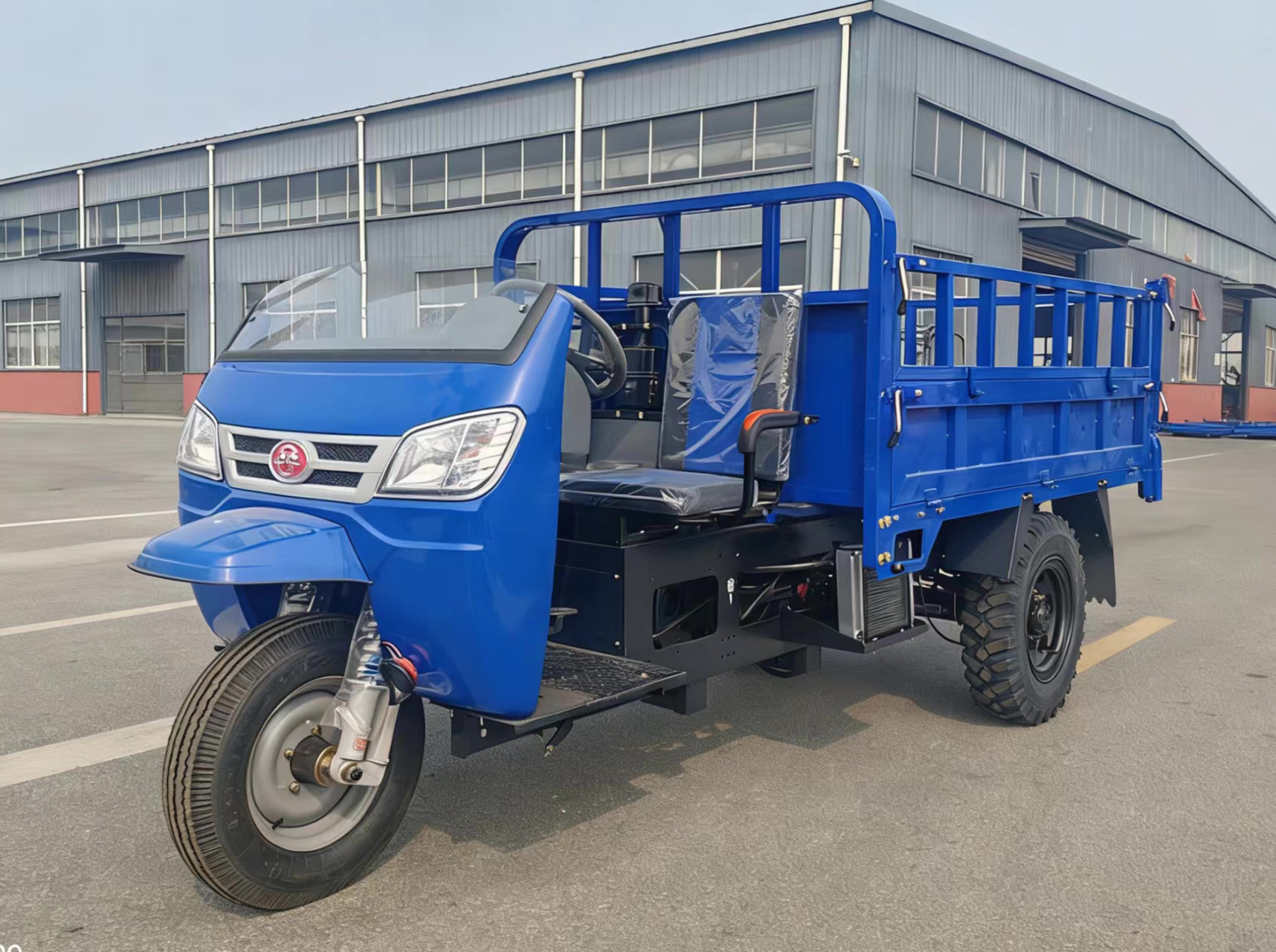 金锐风三轮车